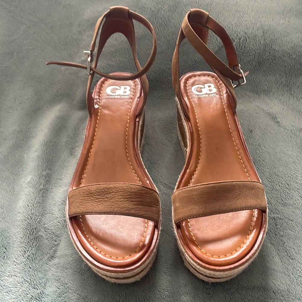 Tan Brown Leather Sandals by Gianni Bini